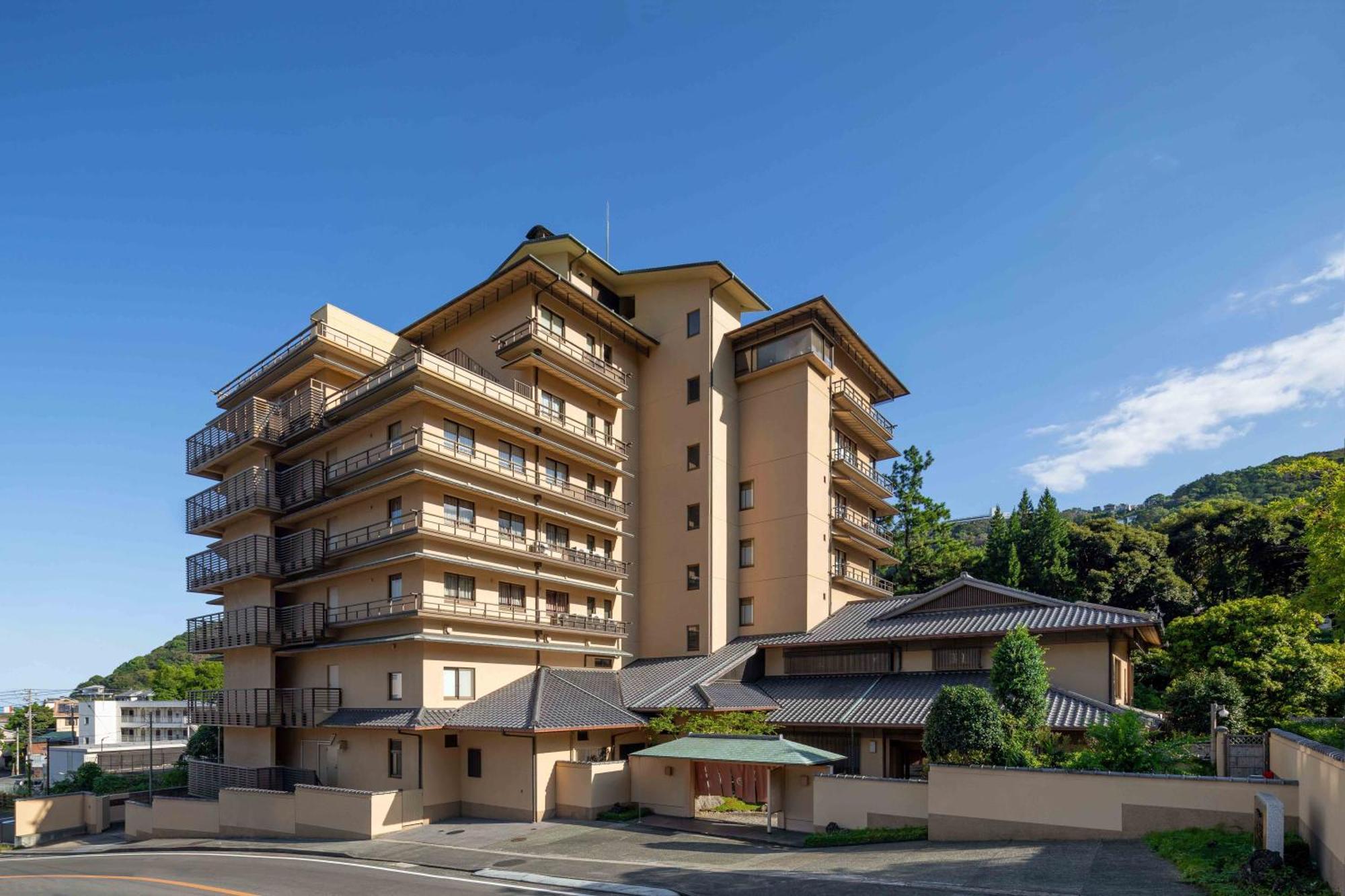 Koarashitei Hotel Атами Екстериор снимка